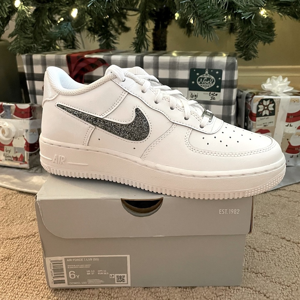 Nike Air Force 1 LV8 (Women’s 7.5)